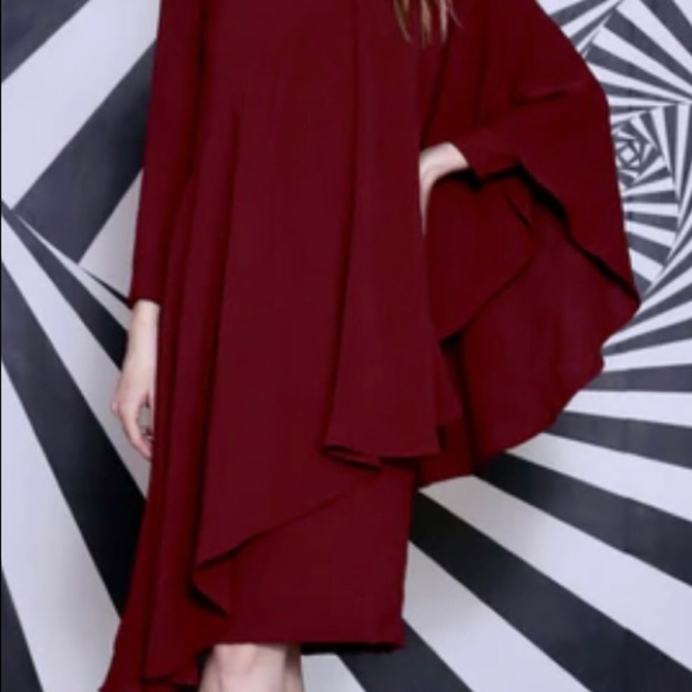 Linear wave dress merlot